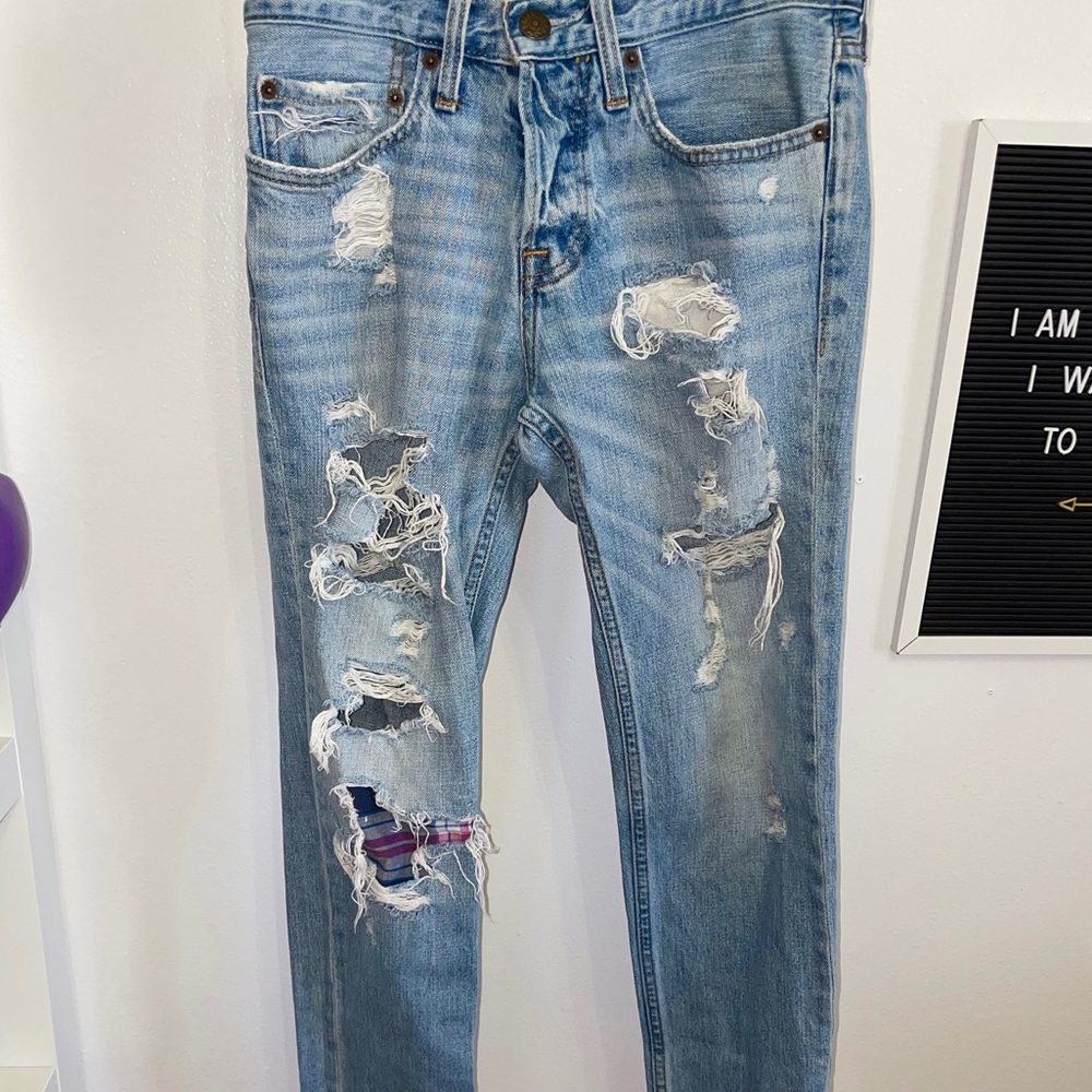 Hollister Women’s Distressed Skinny Jeans